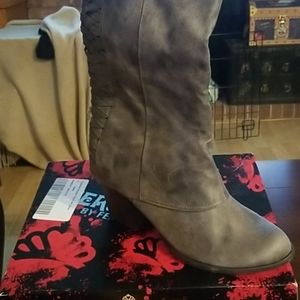 Size 11 Brand New Never Worn Boots